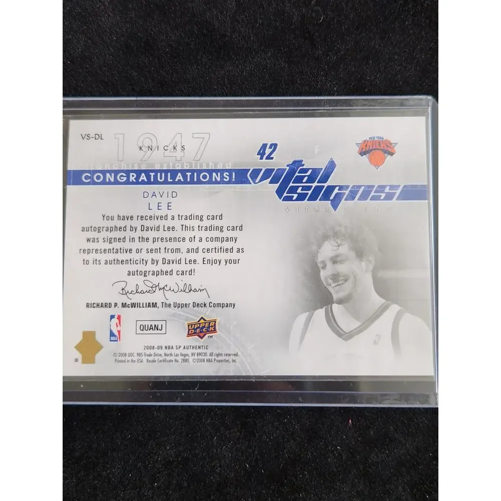 David Lee 2008-09 SP Authentic Vital Signs Autograph /1947 NY Knicks